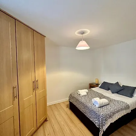 Overlooking Centre Διαμέρισμα *