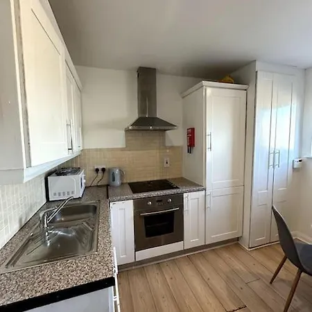 Apartment Overlooking Centre *
