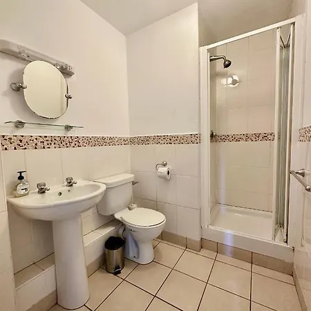 Overlooking Centre * Γουότερφορντ